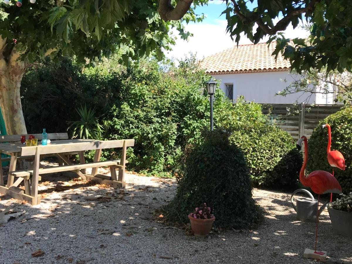 Villa Mas Viala Vauvert Esterno foto